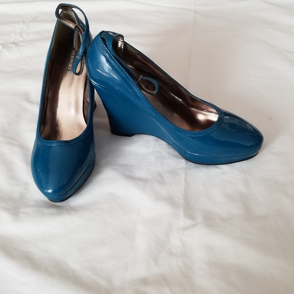 Wedge Shoes - Picture 1 of 4